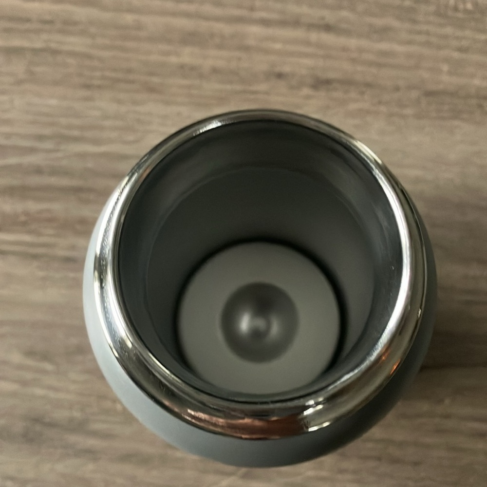 Hydro flask 32oz - Picture 4 of 6